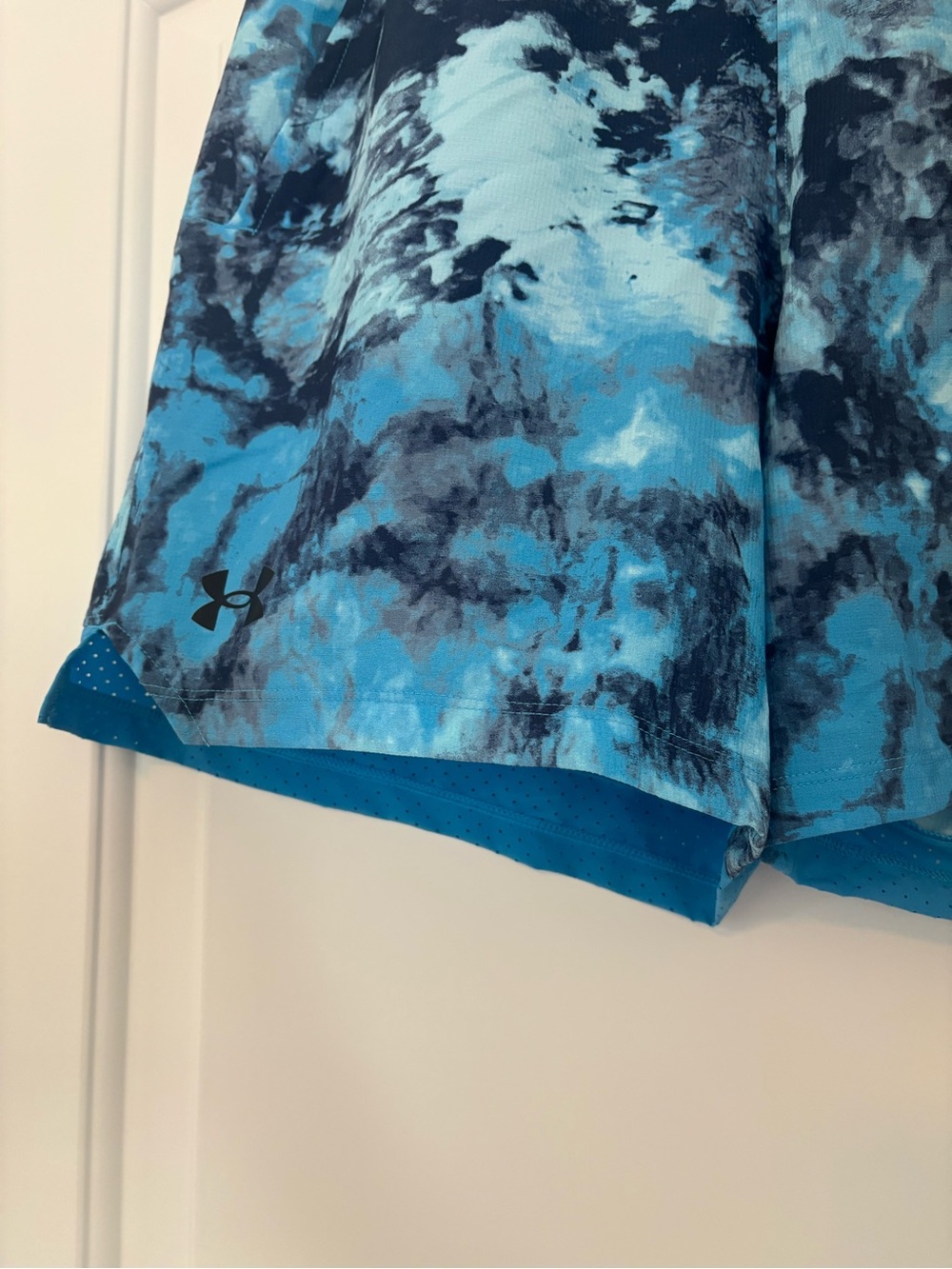 NWT Under Armour Vanish Woven 6" Printed Shorts Blue Tie-Dye - Picture 5 of 12